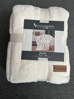 Koolaburra by UGG Plush Throw Blanket